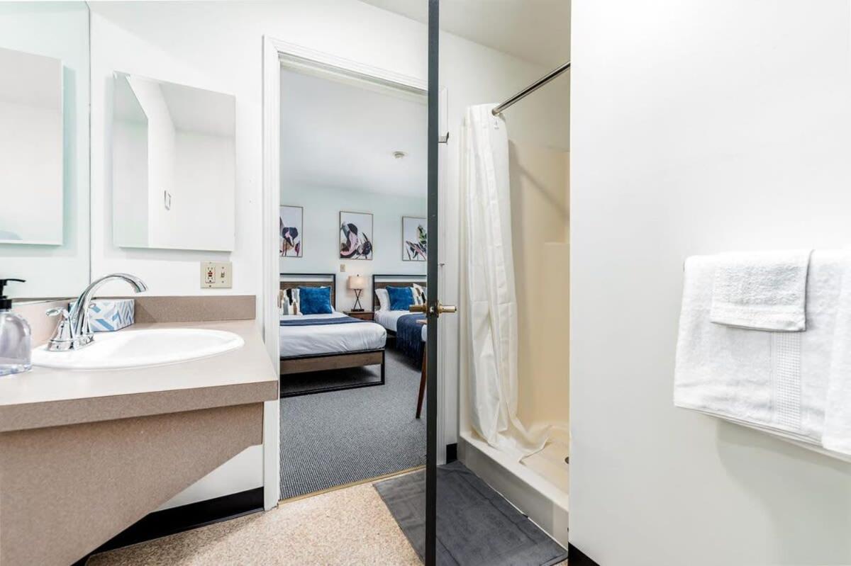 Cozysuites Cwe King Suite With Parking! Tower Grove Buitenkant foto