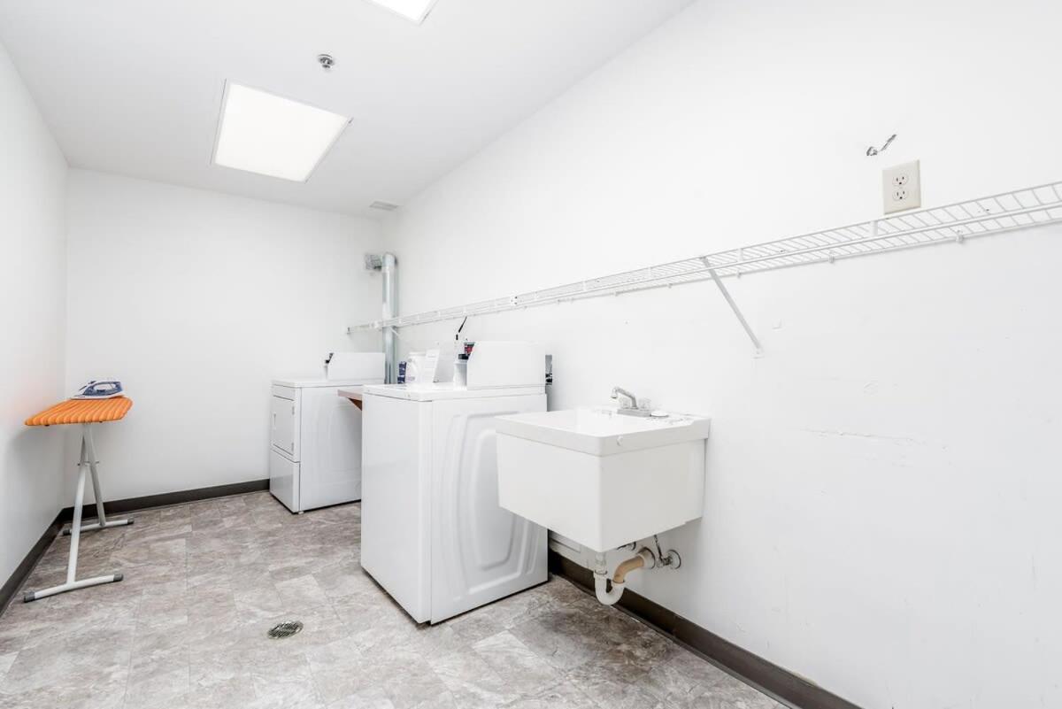 Cozysuites Cwe King Suite With Parking! Tower Grove Buitenkant foto